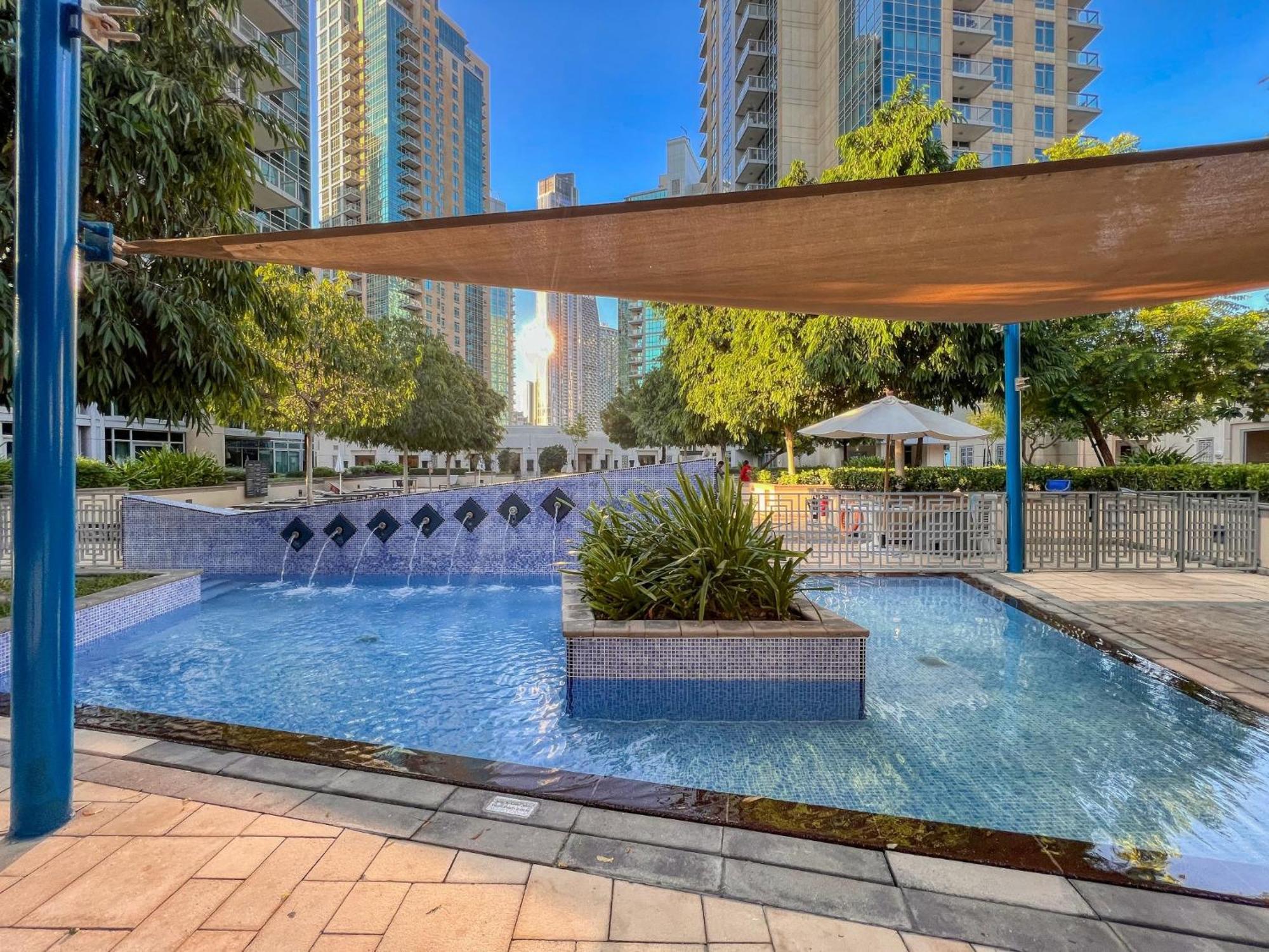 Stunning 1-bedroom With Full Burj Khalifa View - 5-min Walk To Mall دبي