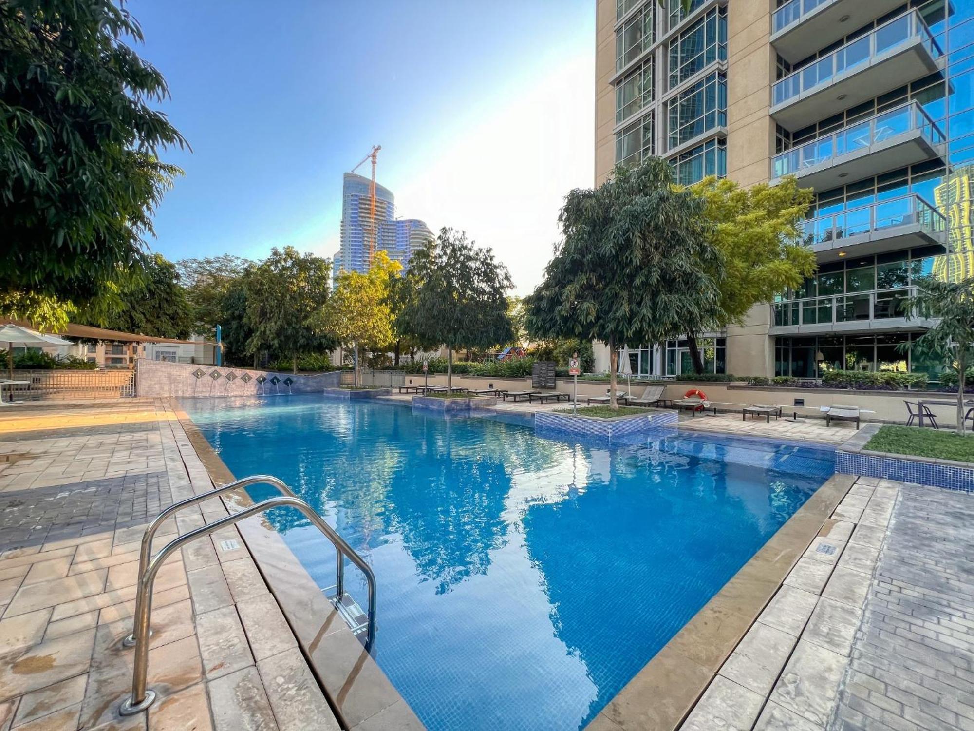 Stunning 1-bedroom With Full Burj Khalifa View - 5-min Walk To Mall * دبي