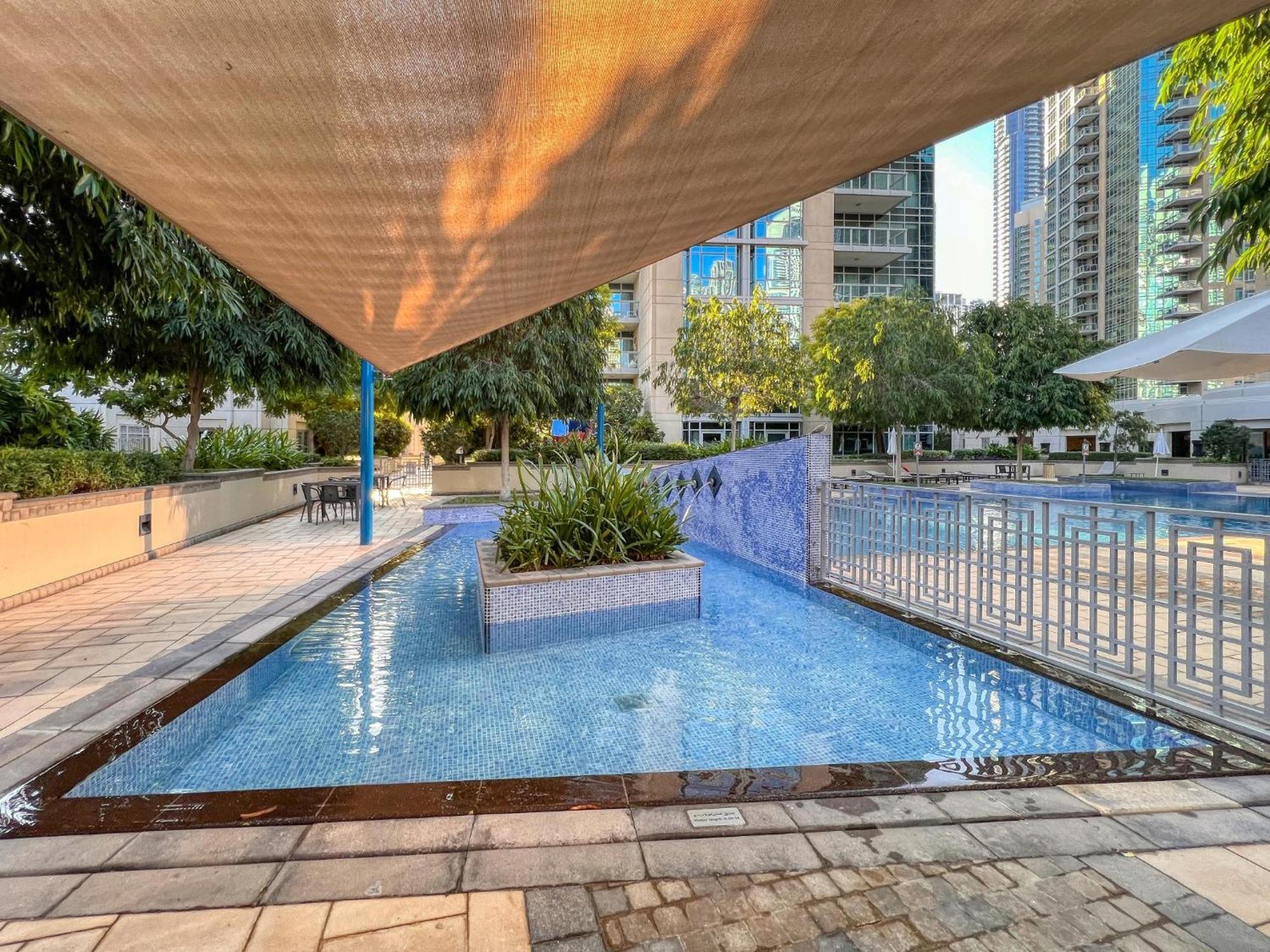 شقة Stunning 1-bedroom With Full Burj Khalifa View - 5-min Walk To Mall *